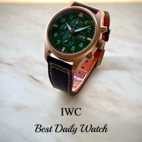 IWC 최신상 파일럿 워치 크로노그래프 스핏파이어 무광그린다이얼 데이 데이트